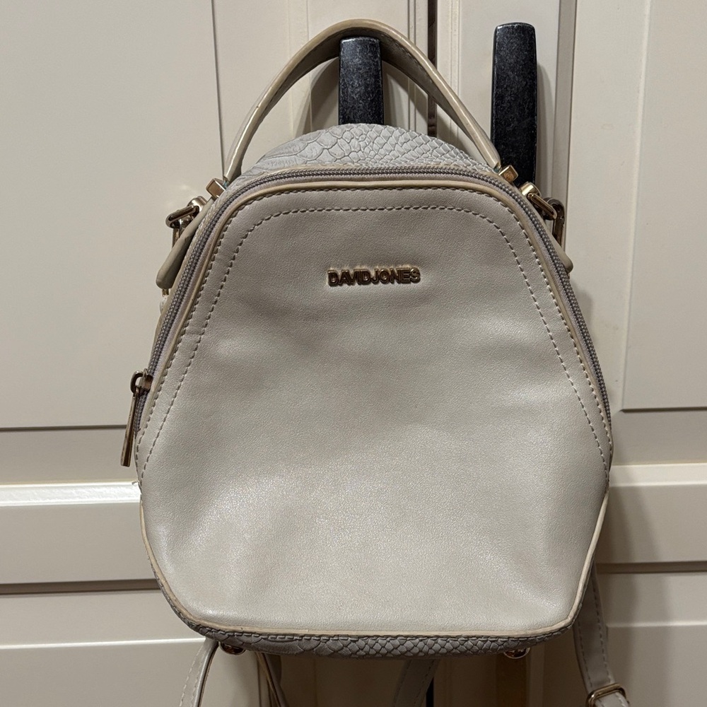 Cream Mini adjustable Backpack - David Jones